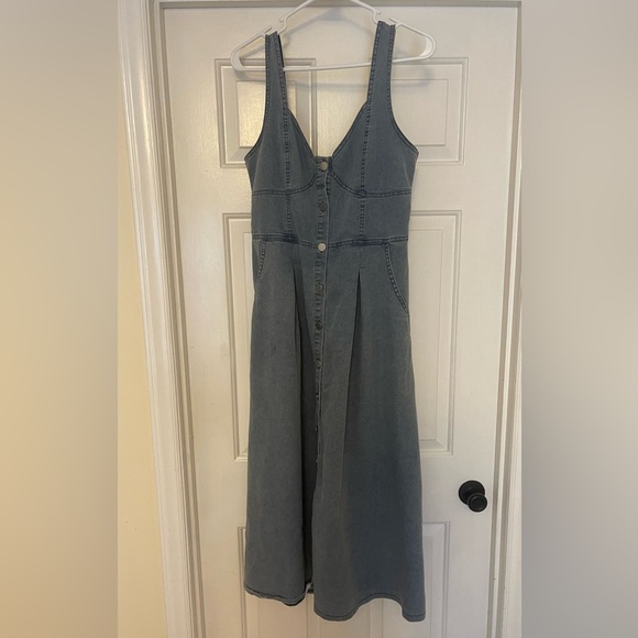 Women’s button up denim dress size medium - Picture 2 of 4